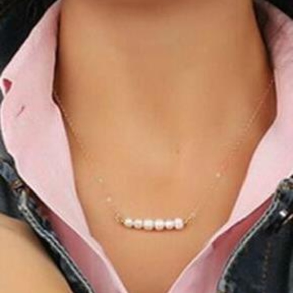 Multi Imitation Pearl Dainty Necklace - Picture 2 of 3